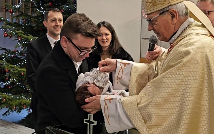 Biskup Gorski krstio peto dijete obitelji Karlović u Župi Utrina